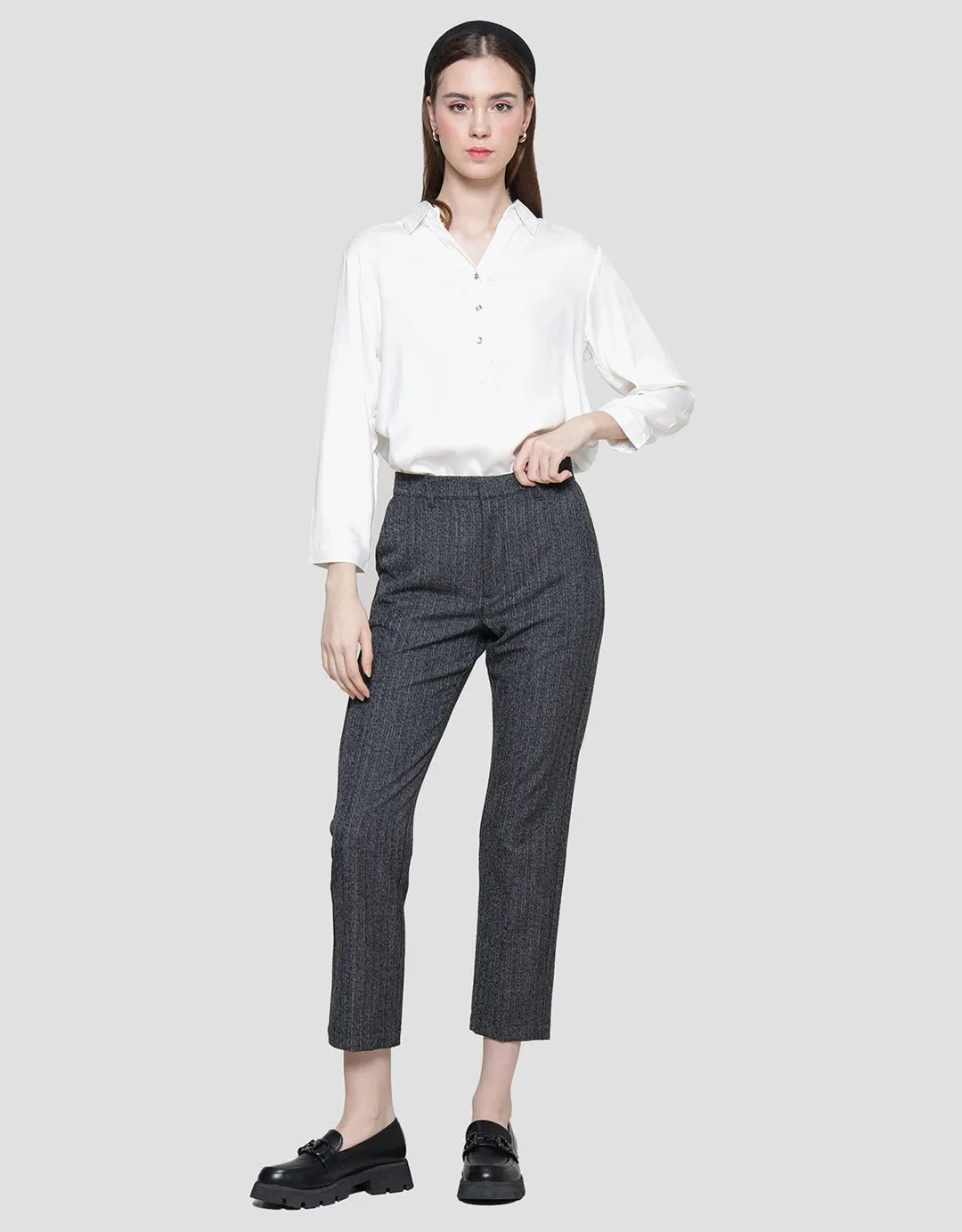 Connexion Celana Panjang Wanita With Dot Pattern