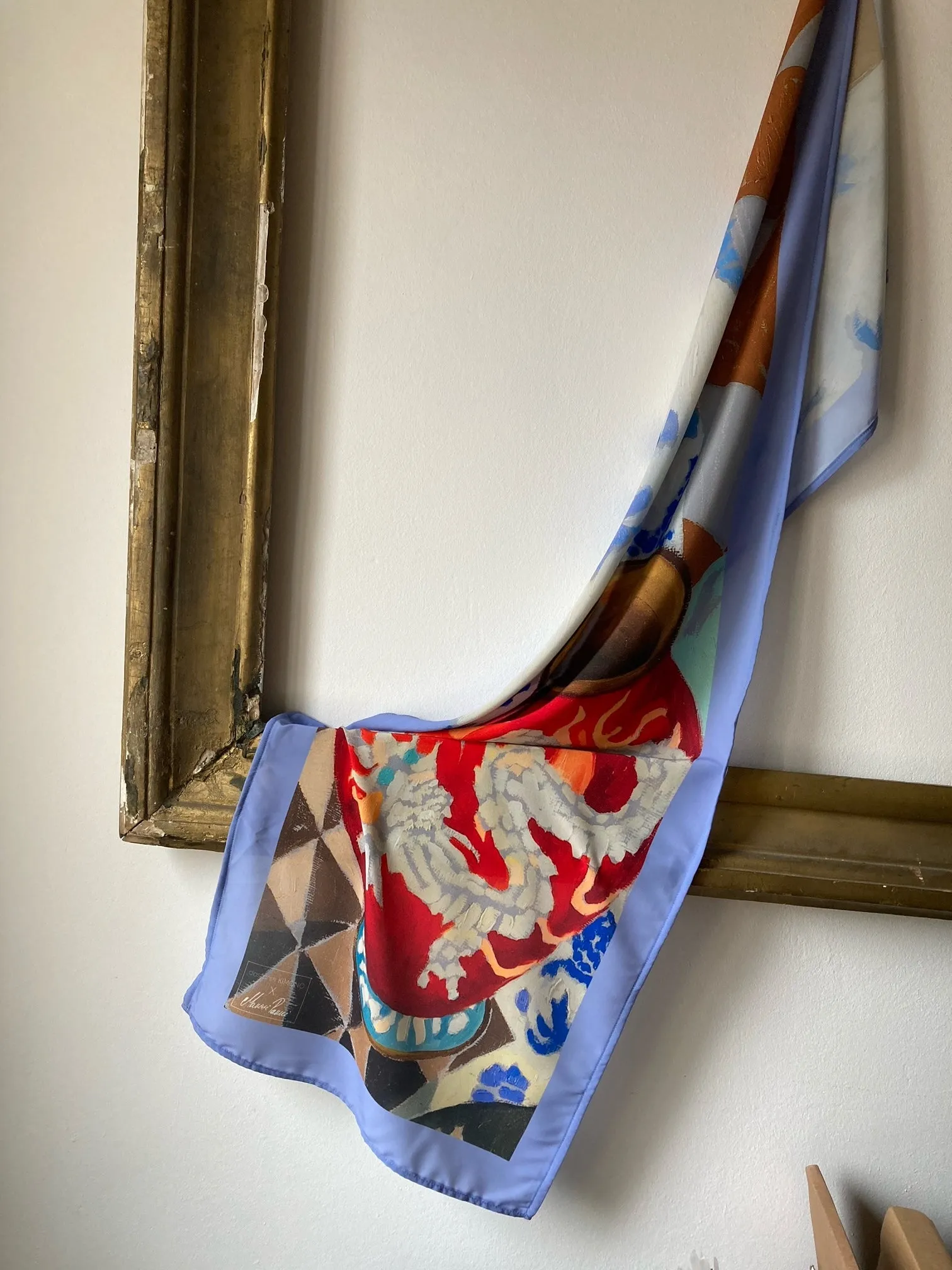 Dragon Vase Scarf
