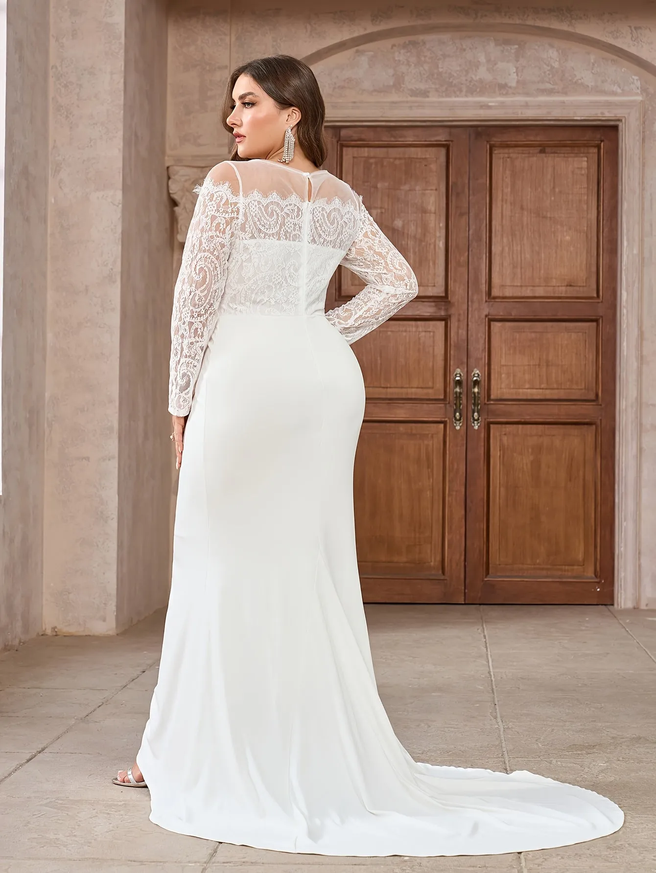 Elegant Lace Sleeves Plus Size Bridal Gown