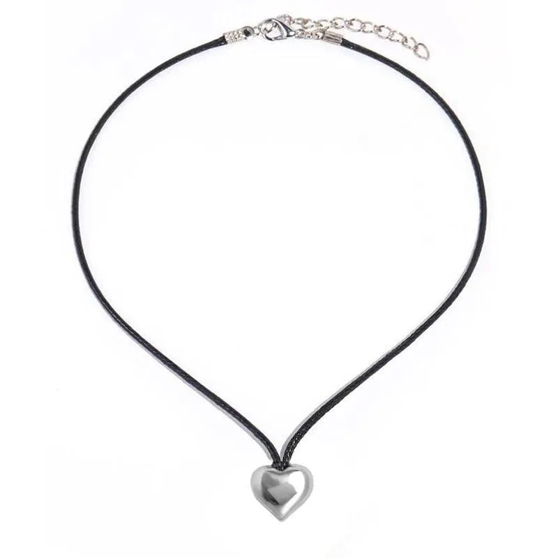 Heart Velvet Choker Necklace: Gothic Bow Detail for Edgy Style