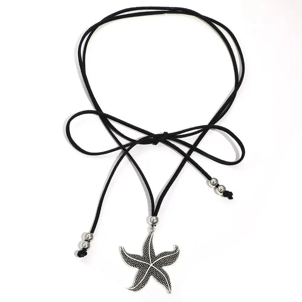 Heart Velvet Choker Necklace: Gothic Bow Detail for Edgy Style