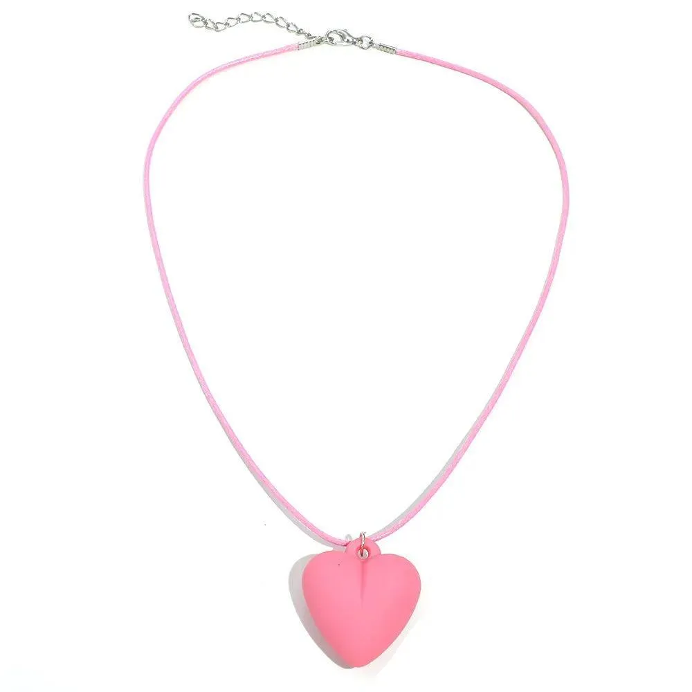 Heart Velvet Choker Necklace: Gothic Bow Detail for Edgy Style