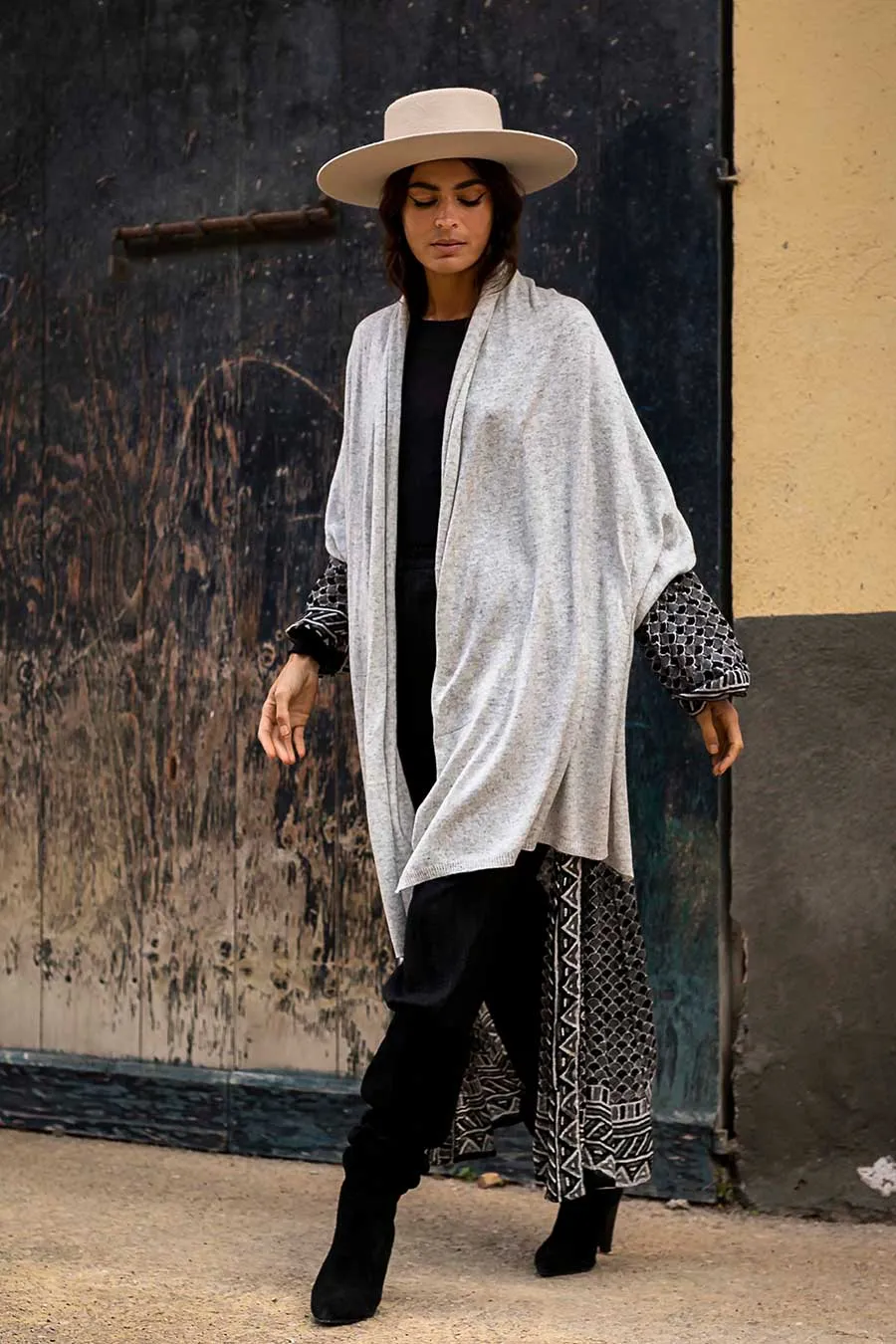 KNIT CASHMERE SHAWL LIGHT GREY