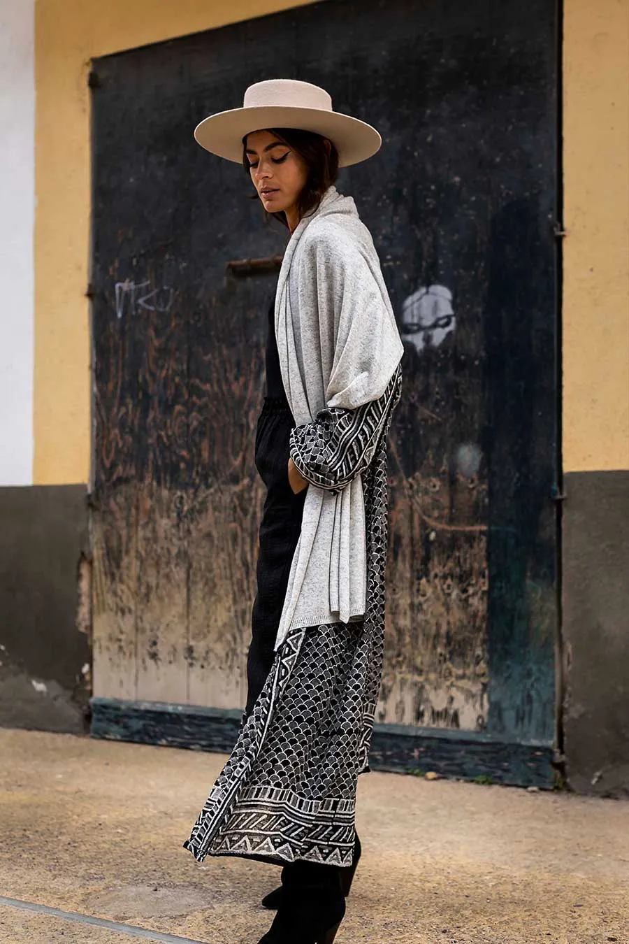 KNIT CASHMERE SHAWL LIGHT GREY