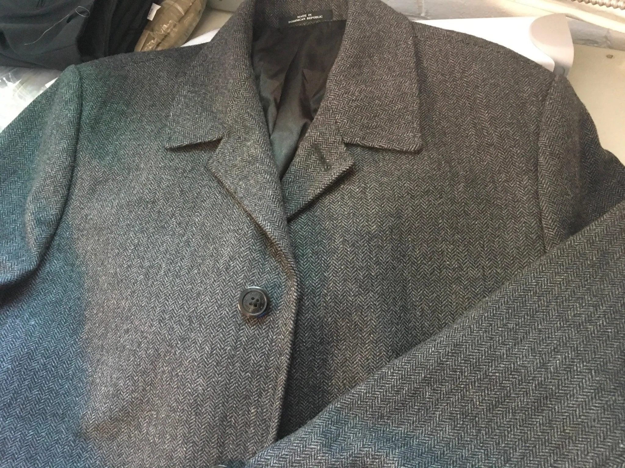 London Fog Mens Classic Fit Overcoat Coat 48R Charcoal Grey Herringbone